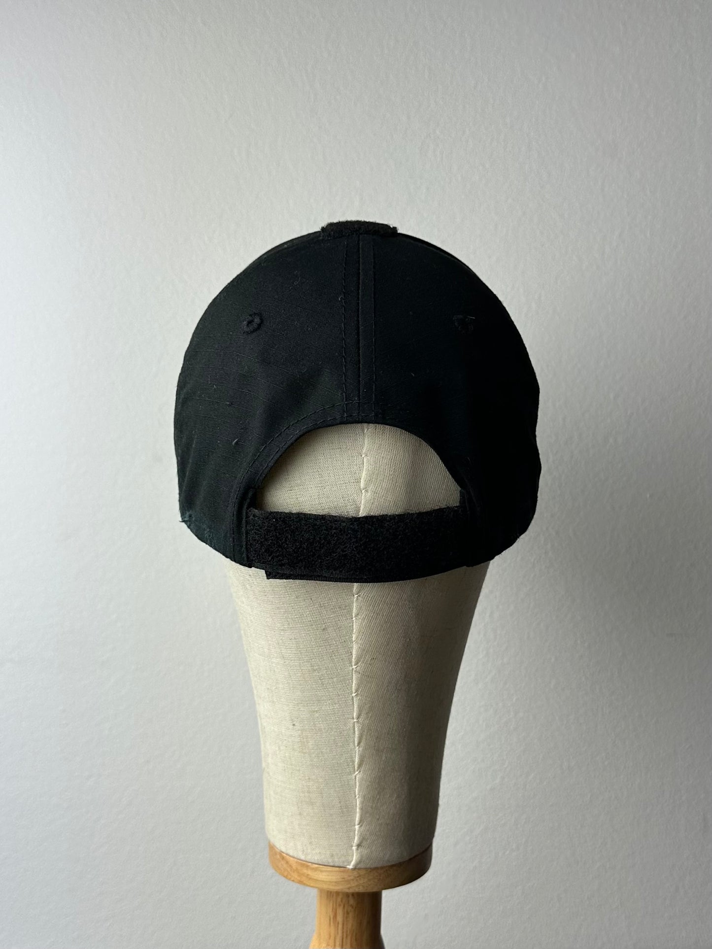Distressed ‚Officer’ Cap in Black