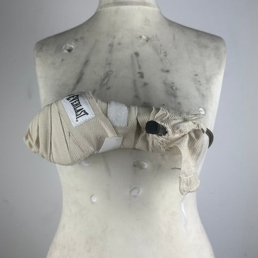 BANDAGED PUMP TOP
