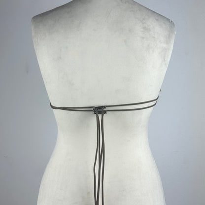 BANDAGED PUMP TOP
